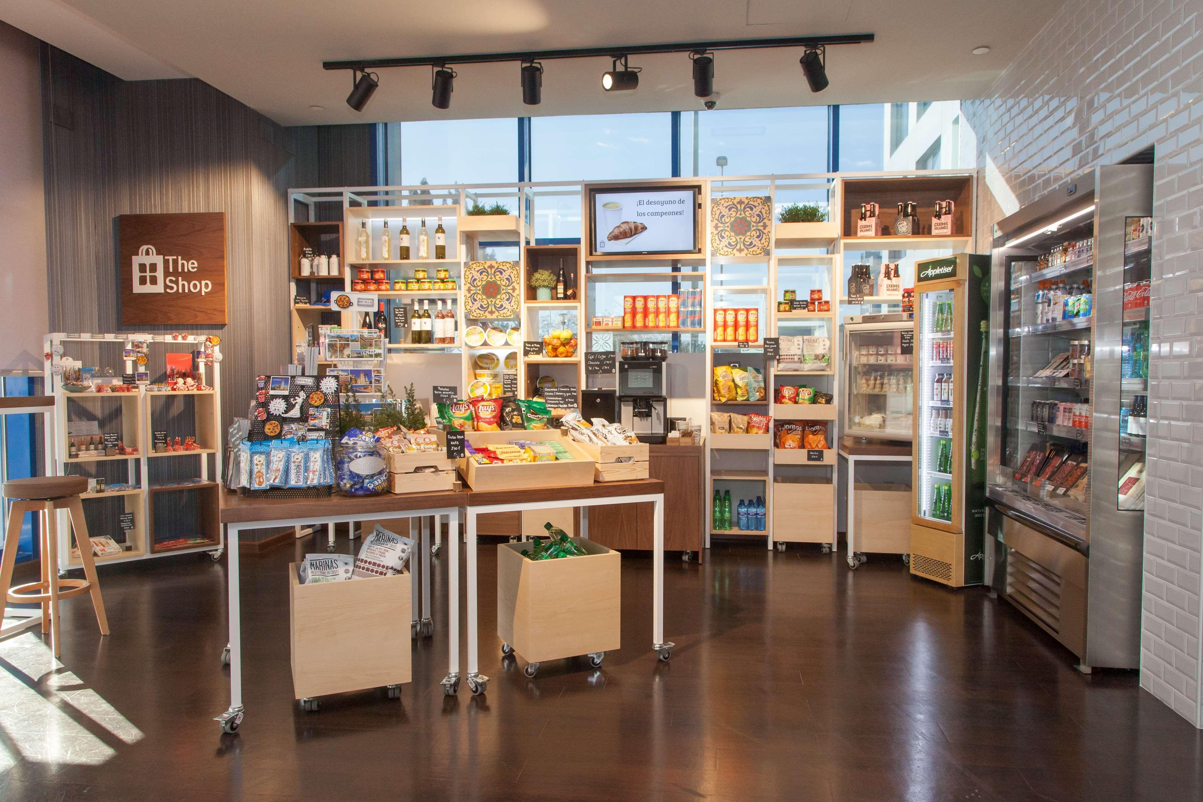 Hilton Garden Inn Sevilla Bagian luar foto