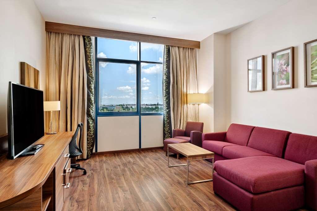 Hilton Garden Inn Sevilla Ruang foto
