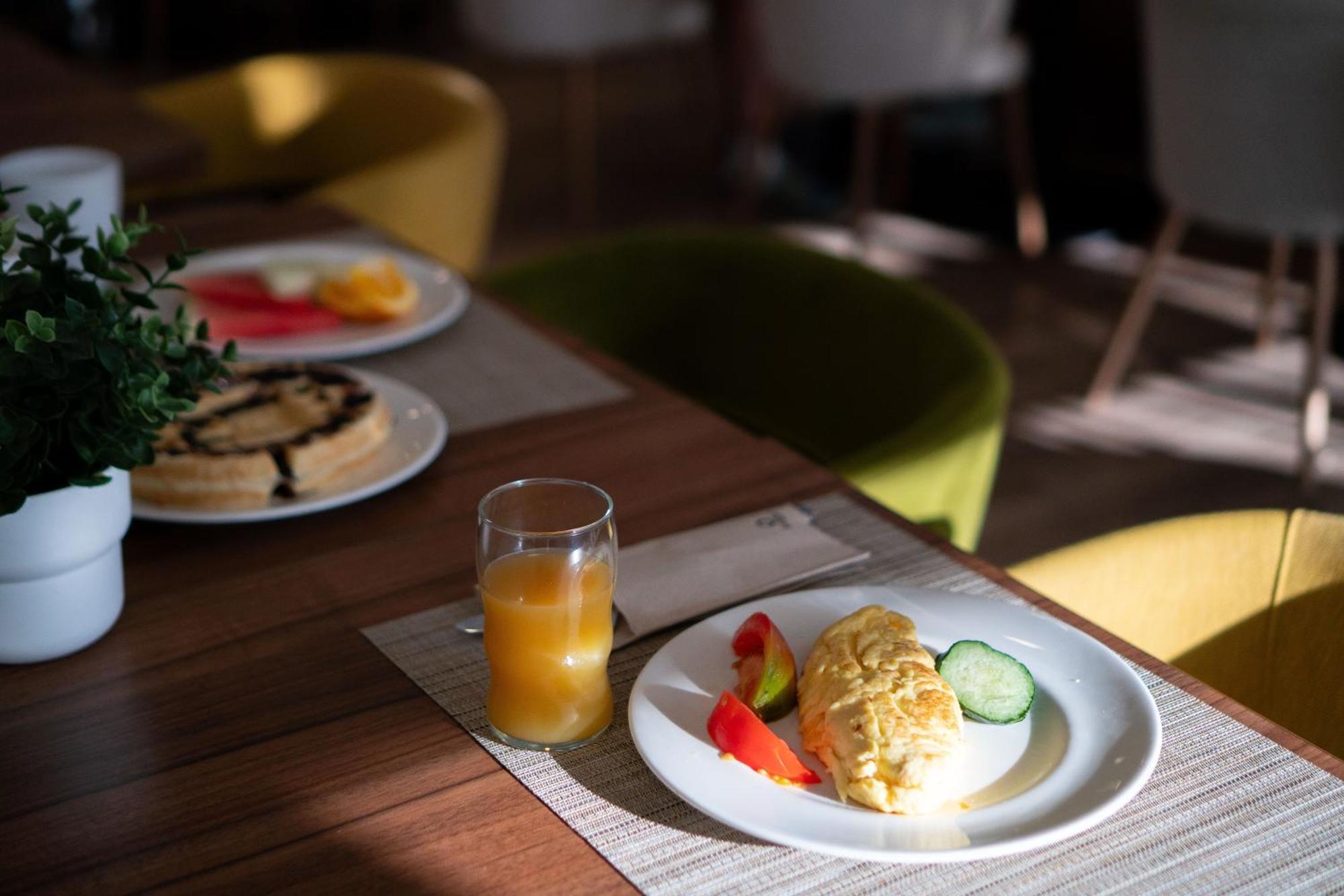 Hilton Garden Inn Sevilla Bagian luar foto