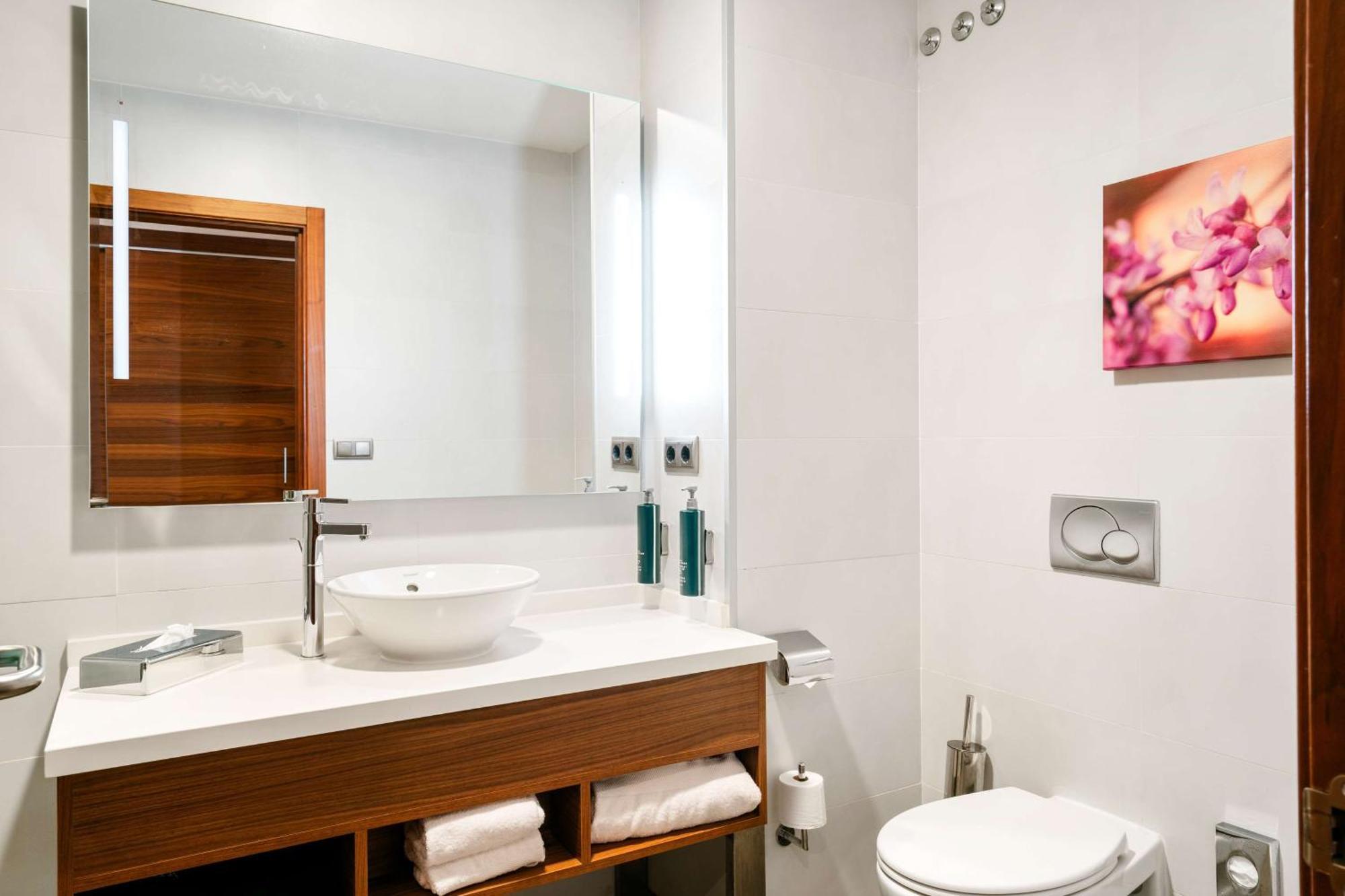 Hilton Garden Inn Sevilla Bagian luar foto
